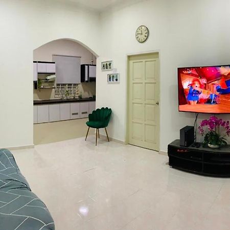 Nurul Amin Guest House Pantai Cahaya Bulan Kota Bharu Kültér fotó