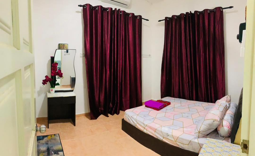 Nurul Amin Guest House Pantai Cahaya Bulan Kota Bharu Kültér fotó